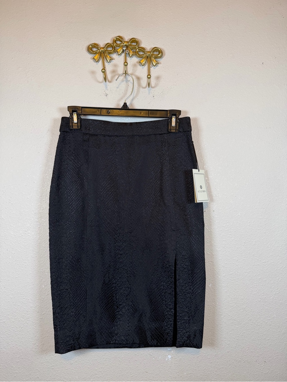 Altuzarra for Target Black Textured Pencil Skirt With Side Slit. Size 4